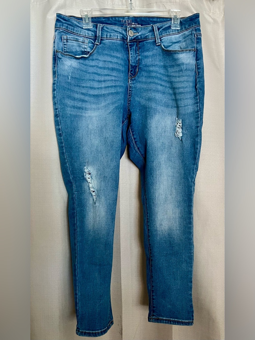 Time and Tru Women’s Size 18 Petite Super Skinny Distressed Jeans Stretch